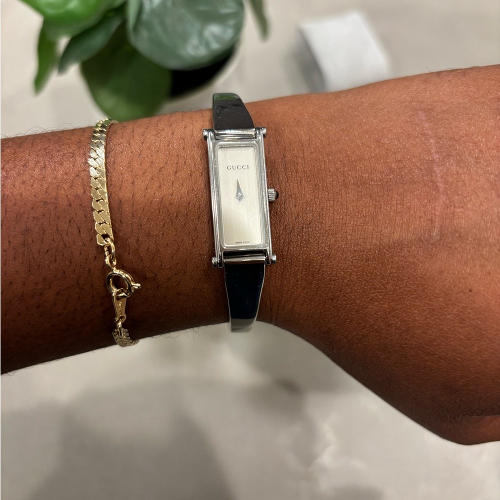 Gucci Silver Rectangular Watch - Picture 3 of 14